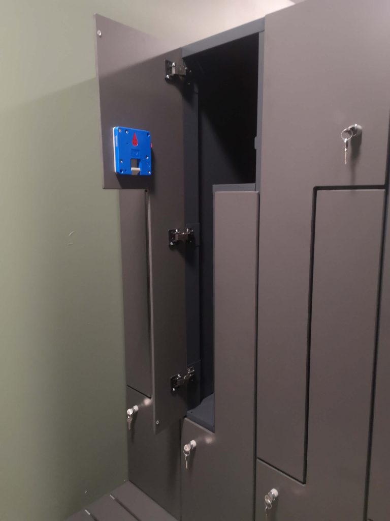 C+P CAMBIO Garderobenschrank mit HPL-Türen